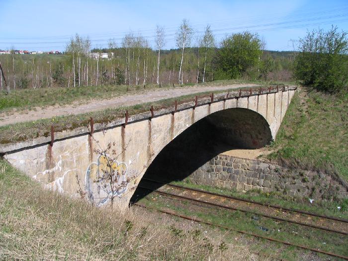 most nad torami kier. Prabuty.JPG