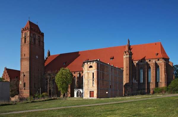 katedra dla Slay.jpg