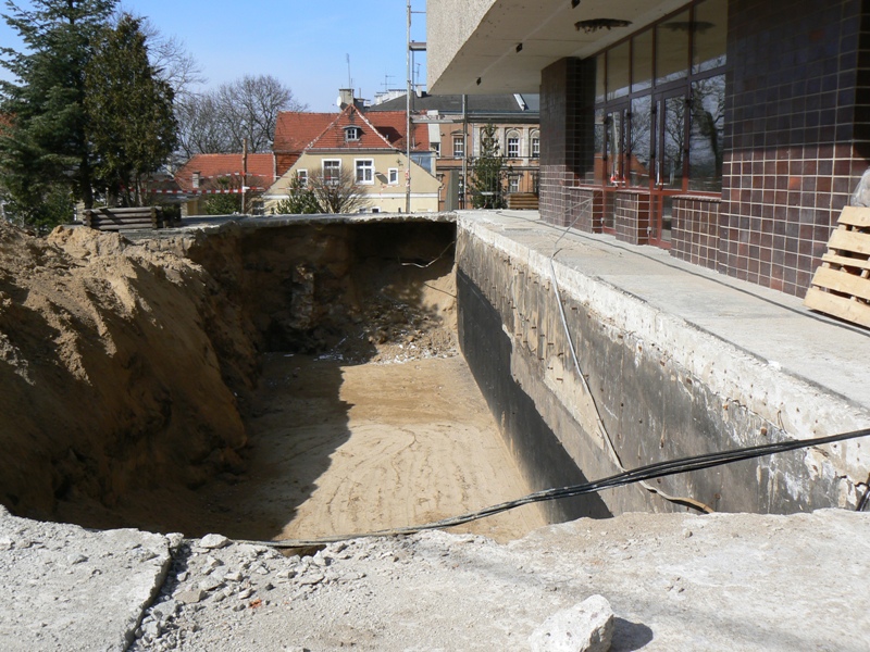 przebudowa placu przy teatrze3.JPG