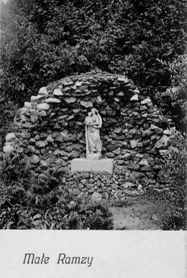 Ramzy Małe-kapliczka.jpg