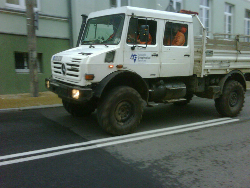 IMG00472-20111101-1256 mercedes.jpg